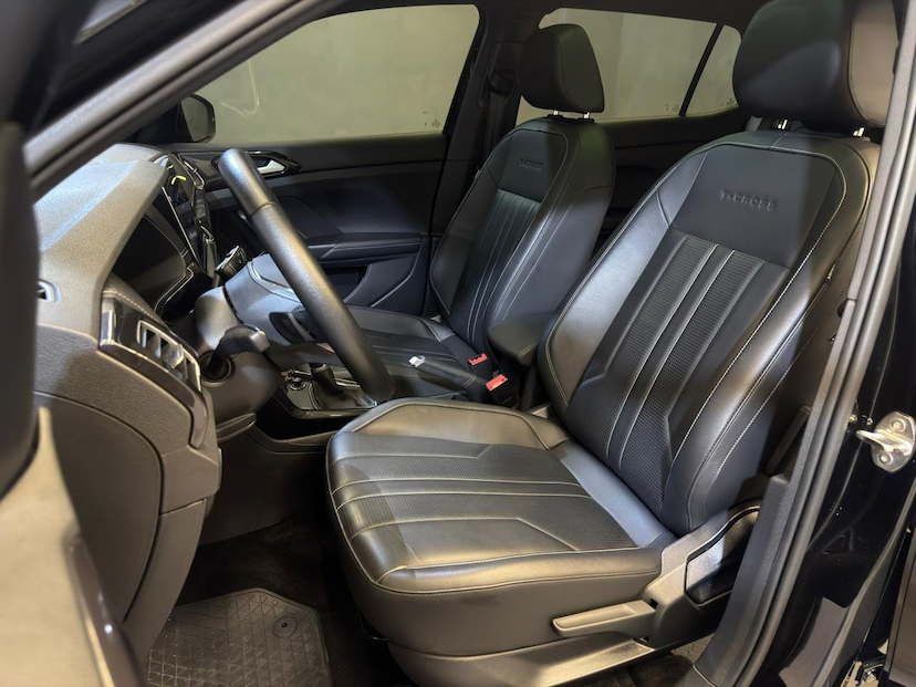 Foto do veículo VOLKSWAGEN T-CROSS T CROSS HIGHLINE 250 TSI AUT 2025 21.149 KM 144.900,00