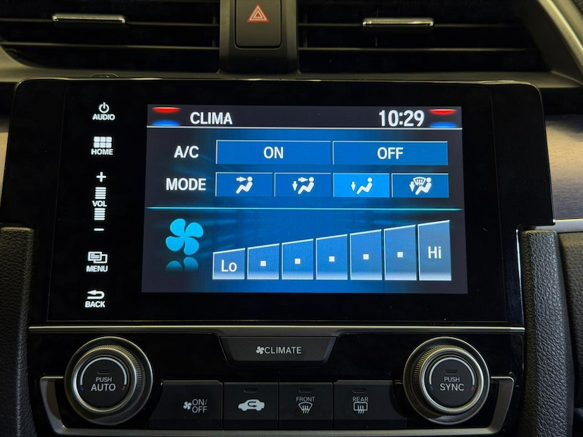 Foto do veículo HONDA CIVIC  SEDAN TOURING 1.5 TURBO 16V AUT.4P 2019 71.624 KM 139.900,00