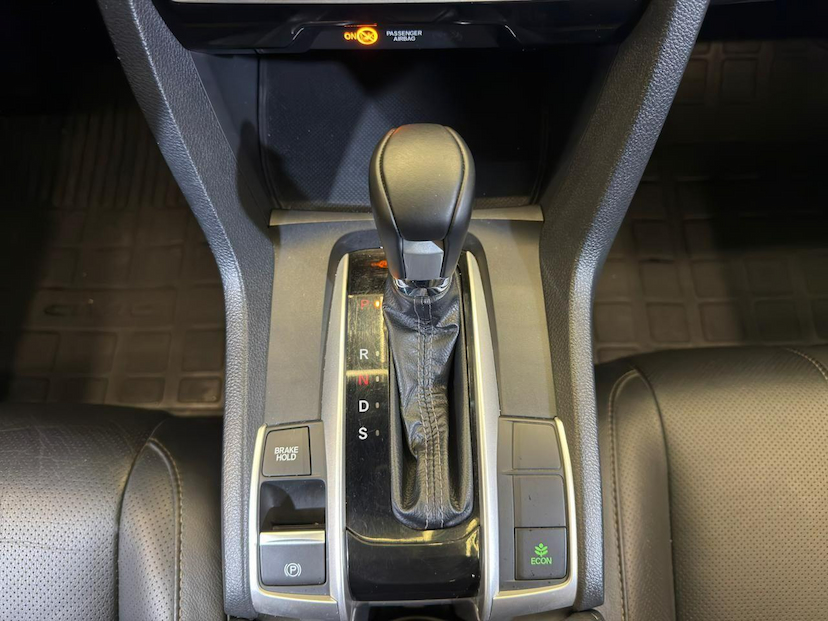 Foto do veículo HONDA CIVIC  SEDAN TOURING 1.5 TURBO 16V AUT.4P 2019 71.624 KM 139.900,00