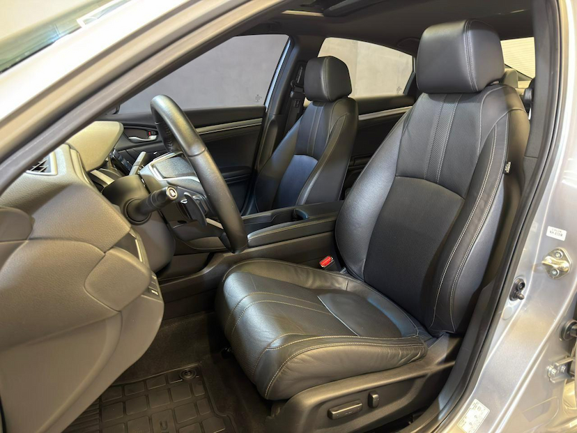 Foto do veículo HONDA CIVIC  SEDAN TOURING 1.5 TURBO 16V AUT.4P 2019 71.624 KM 139.900,00
