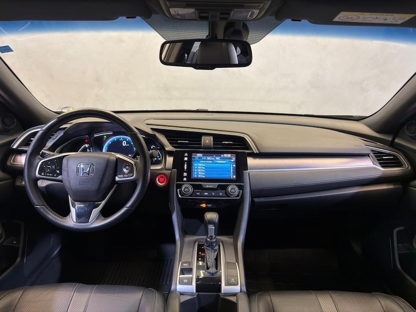 Foto do veículo HONDA CIVIC  SEDAN TOURING 1.5 TURBO 16V AUT.4P 2019 71.624 KM 139.900,00