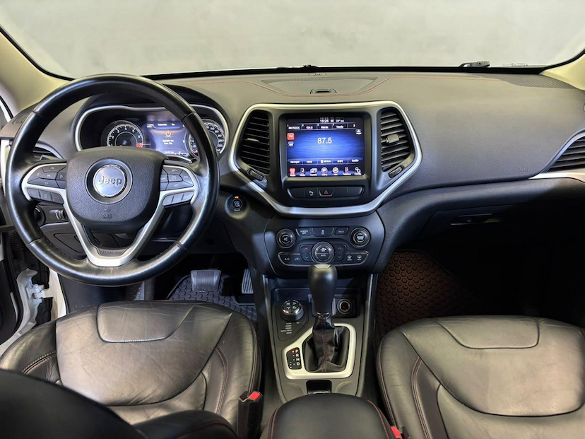 Foto do veículo JEEP CHEROKEE  TRAILHAWK 3.2 4X4 V6 AUT 2014 34.423 KM 102.900,00