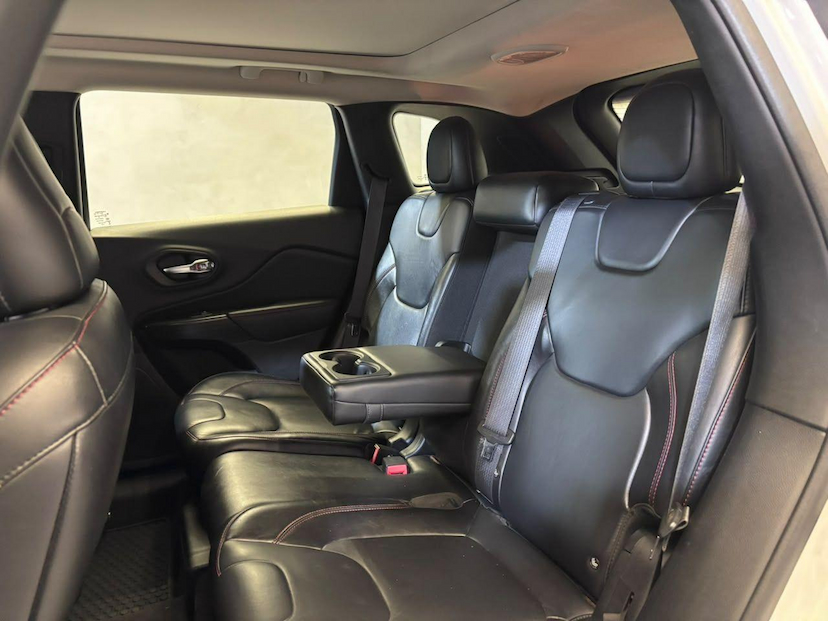 Foto do veículo JEEP CHEROKEE  TRAILHAWK 3.2 4X4 V6 AUT 2014 34.423 KM 102.900,00