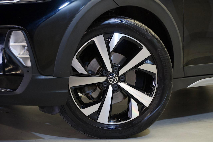 Foto do veículo VOLKSWAGEN NIVUS  1.0 200 TSI HIGHLINE 2021 48.850 KM 106.900,00