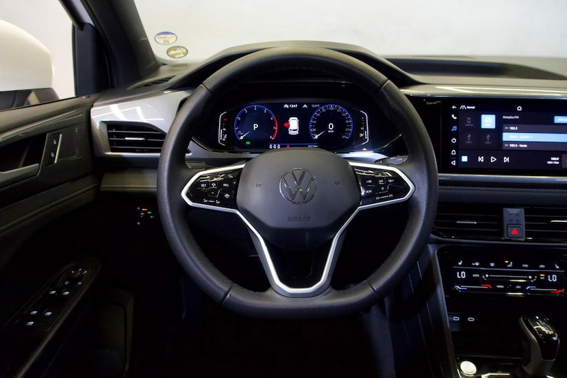 Foto do veículo VOLKSWAGEN TAOS  HIGHLINE 250 TSI 2024 29.020 KM 165.900,00