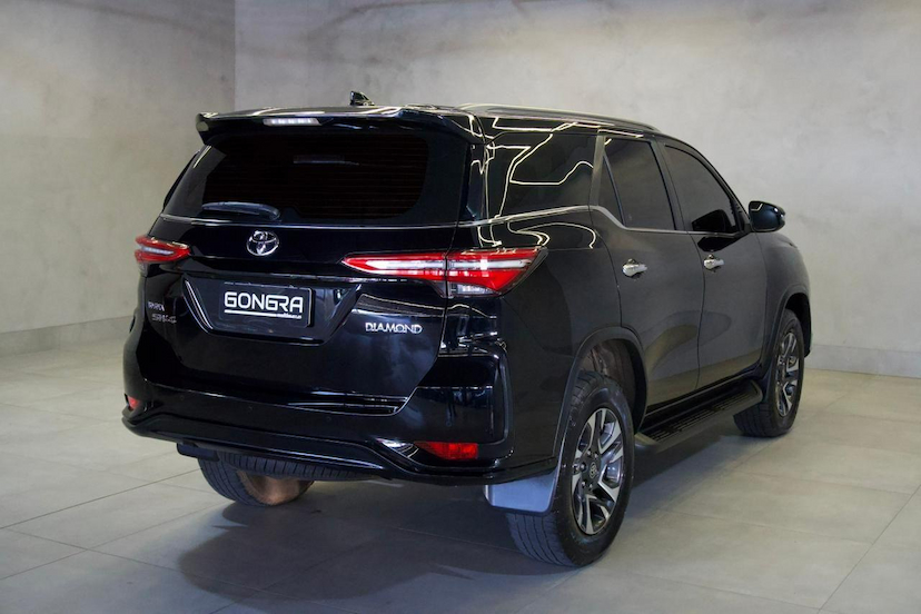 Foto do veículo TOYOTA HILUX SW4  DSL 4X4 SRX DIAMOND AT 7S 2024 63.757 KM 345.900,00