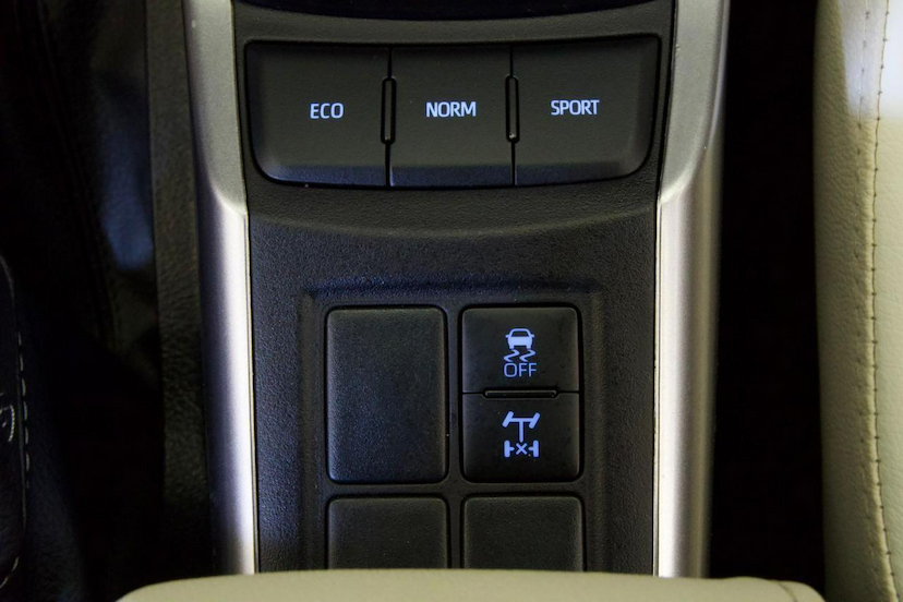 Foto do veículo TOYOTA HILUX SW4  DSL 4X4 SRX DIAMOND AT 7S 2024 63.757 KM 345.900,00