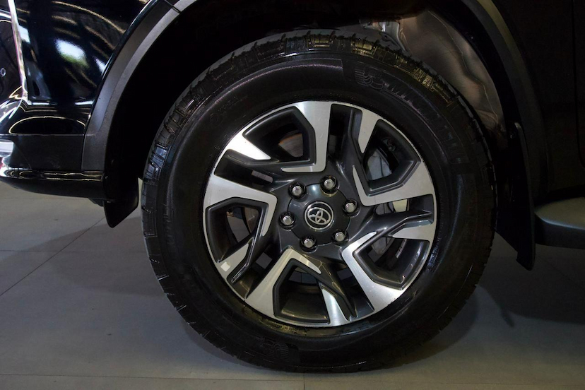 Foto do veículo TOYOTA HILUX SW4  DSL 4X4 SRX DIAMOND AT 7S 2024 63.757 KM 345.900,00