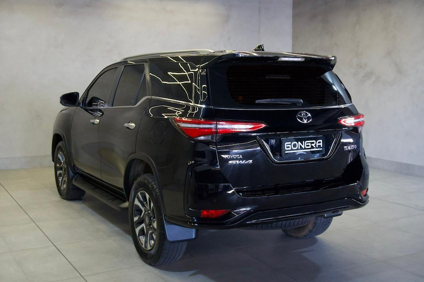 Foto do veículo TOYOTA HILUX SW4  DSL 4X4 SRX DIAMOND AT 7S 2024 63.757 KM 345.900,00