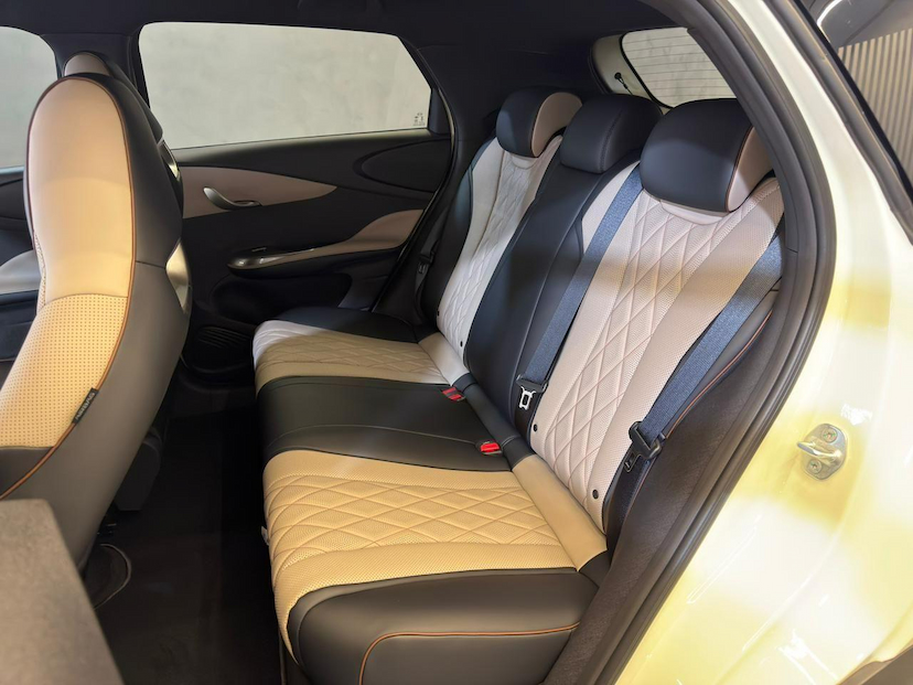 Foto do veículo BYD DOLPHIN  GS 180EV 2027 60 KM 145.900,00