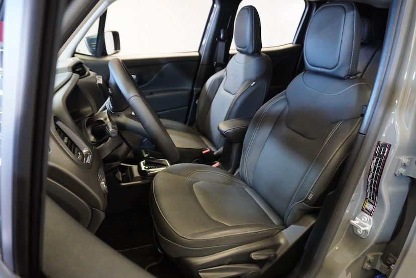 Foto do veículo JEEP RENEGADE  LONGITUDE NIGHT EAGLE 1.3 TB FLEX AUT 2025 10.739 KM 128.900,00
