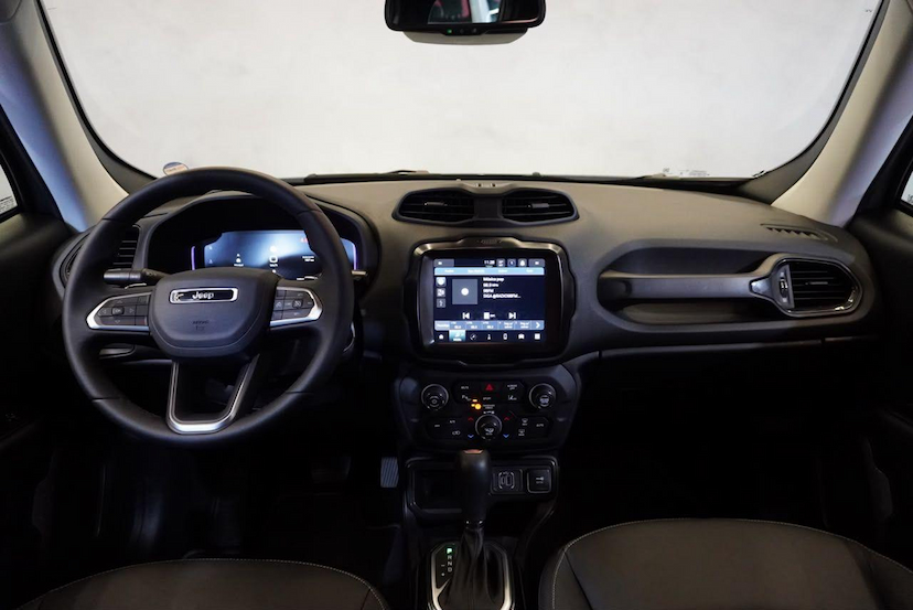 Foto do veículo JEEP RENEGADE  LONGITUDE NIGHT EAGLE 1.3 TB FLEX AUT 2025 10.739 KM 128.900,00