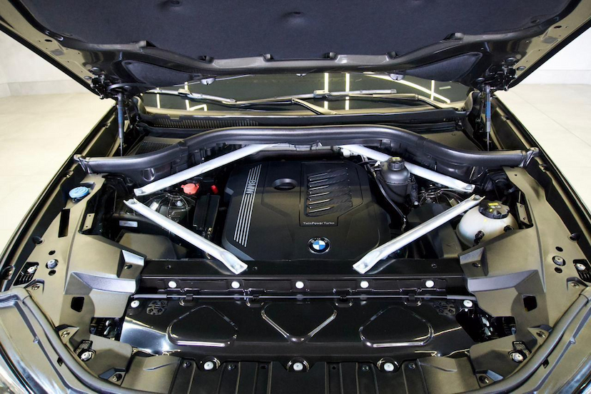 Foto do veículo BMW X6  XDRIVE 40I M SPORT 3.0 BI-TURBO 2022 41.427 KM 468.900,00