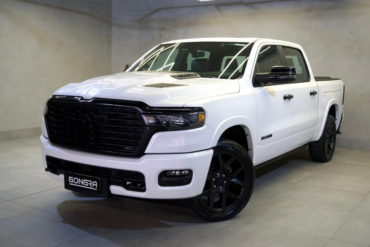 Foto do veículo RAM 1500  LARAM. NIGHT ED. BI-TB 3.0 4x4 Aut. 2024/2025 19.762 KM R$ 525.900,00