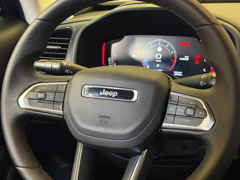Foto do veículo JEEP RENEGADE  LONGITUDE T270 1.3 TB 4X2 FLEX AUT 2025 12.764 KM 119.900,00