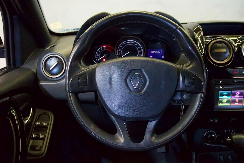 Foto do veículo RENAULT DUSTER  DYNAMIQUE 2.0 16V AUT 2016 110.333 KM 62.900,00