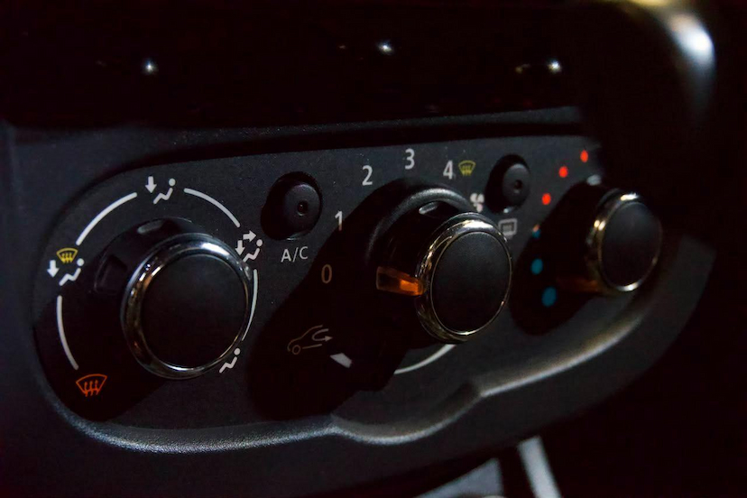 Foto do veículo RENAULT DUSTER  DYNAMIQUE 2.0 16V AUT 2016 110.333 KM 62.900,00
