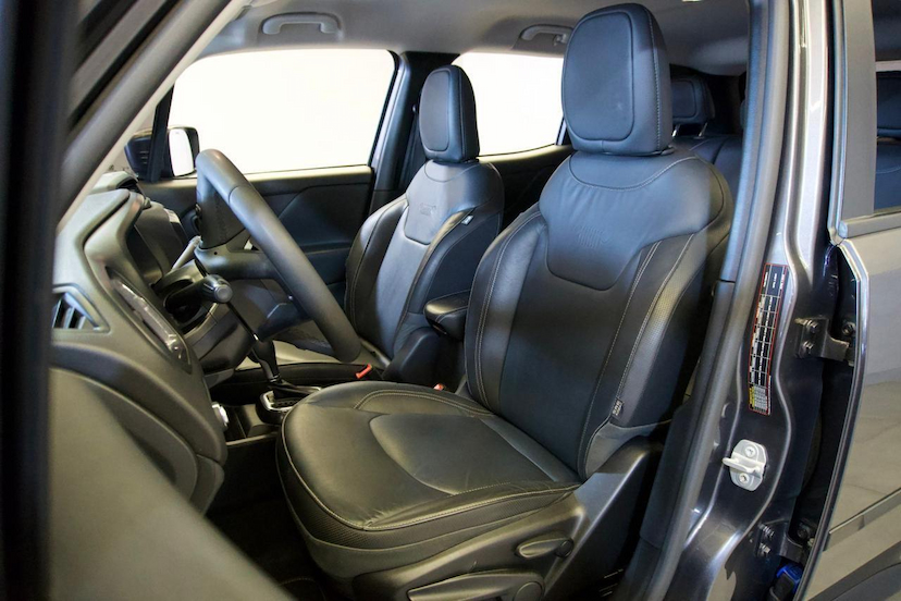 Foto do veículo JEEP RENEGADE  LGTD T270 2023 39.075 KM 105.900,00