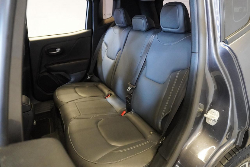 Foto do veículo JEEP RENEGADE  LGTD T270 2023 39.075 KM 105.900,00