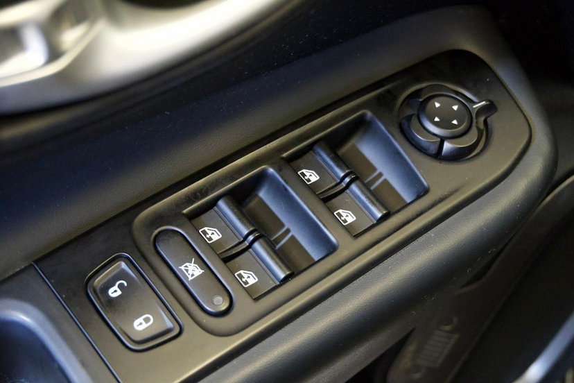 Foto do veículo JEEP RENEGADE  LGTD T270 2023 39.075 KM 105.900,00