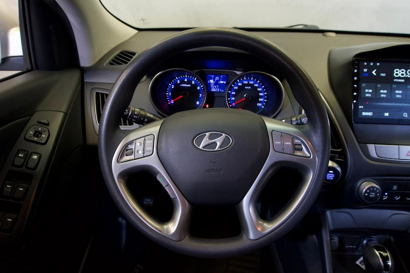 Foto do veículo HYUNDAI IX35  2.0 16V FLEX 4P AUTOMATICO 2016 88.218 KM 82.900,00