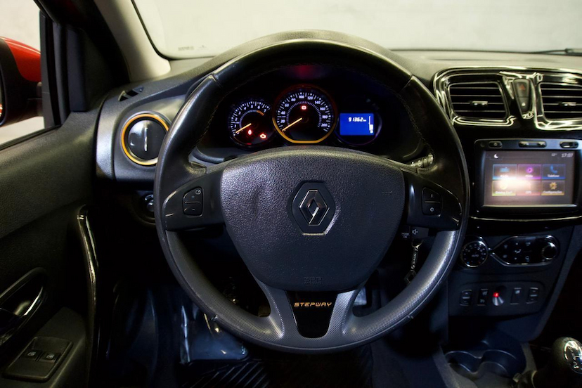 Foto do veículo RENAULT SANDERO  STEPWAY 1.6 16V HI-FLEX MEC. 2019 91.000 KM 58.900,00