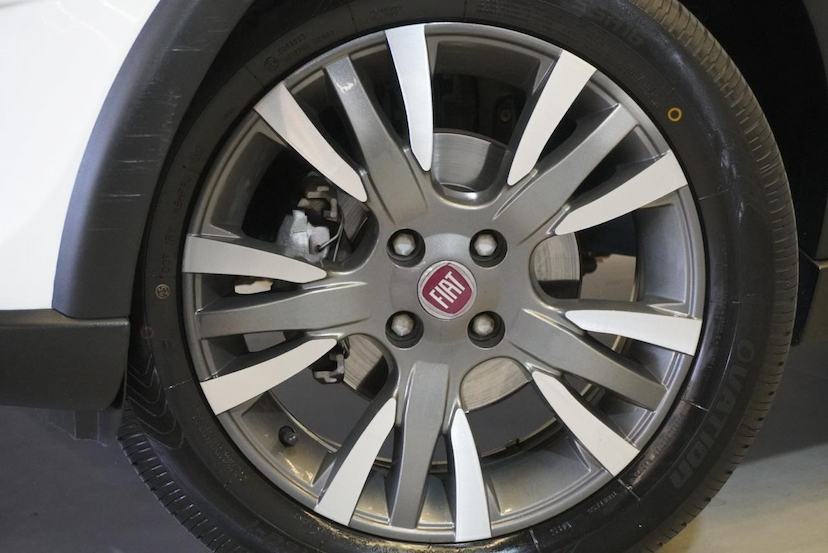 Foto do veículo FIAT PALIO  SPORTING 1.6 2016 85.649 KM 52.900,00