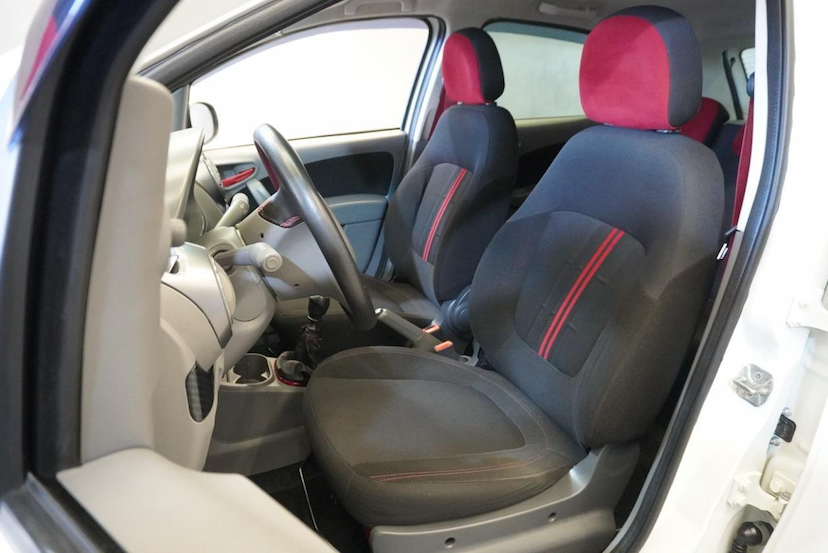 Foto do veículo FIAT PALIO  SPORTING 1.6 2016 85.649 KM 52.900,00