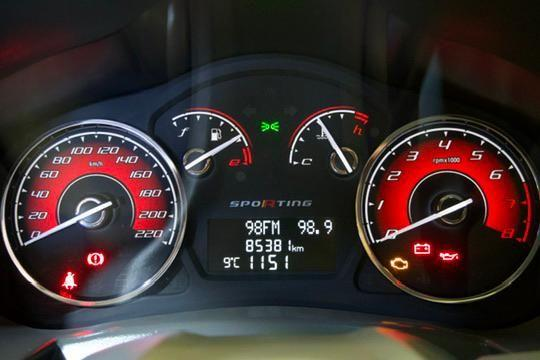 Foto do veículo FIAT PALIO  SPORTING 1.6 2016 85.649 KM 52.900,00