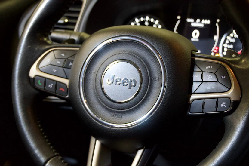 Foto do veículo JEEP RENEGADE  LONGITUDE 1.8 FLEX AUTOMATICO 2016 95.000 KM 69.900,00