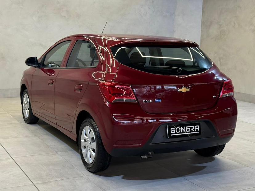 Foto do veículo CHEVROLET ONIX  1.0MT LT 2018 98.500 KM 54.900,00