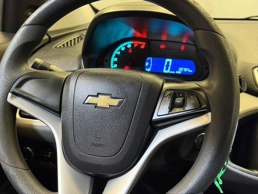 Foto do veículo CHEVROLET ONIX  1.0MT LT 2018 98.500 KM 54.900,00