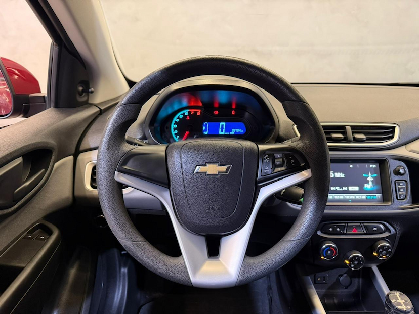 Foto do veículo CHEVROLET ONIX  1.0MT LT 2018 98.500 KM 54.900,00