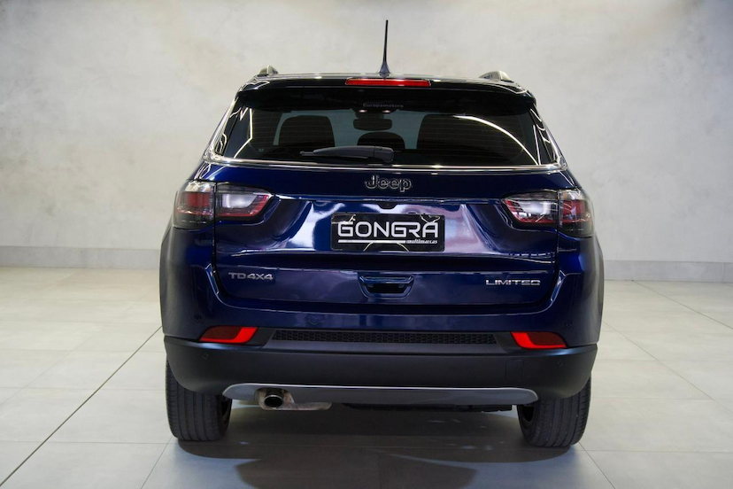Foto do veículo JEEP COMPASS  LIMITED 2.0 4X4 DIESEL 16V AUT. 2023 26.368 KM 162.900,00