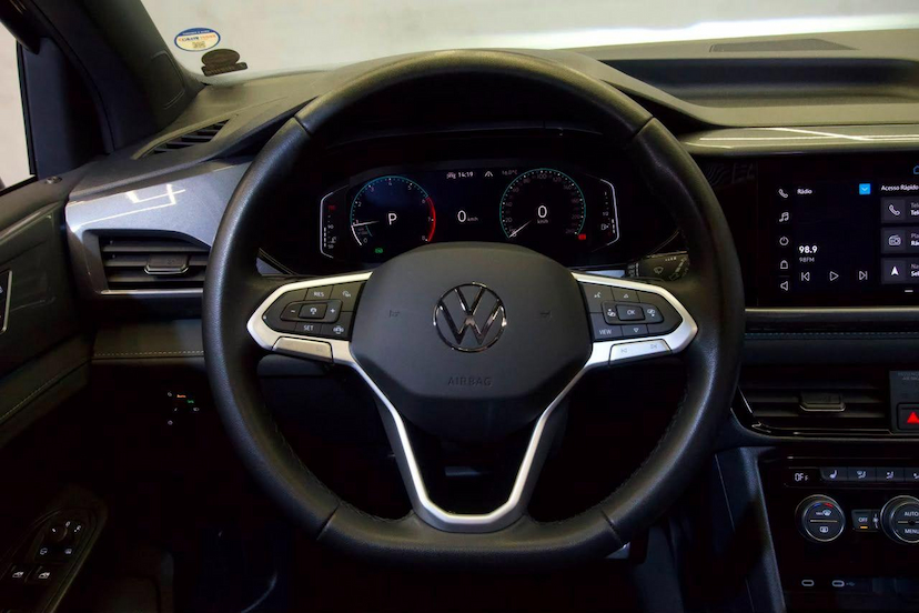 Foto do veículo VOLKSWAGEN TAOS  HIGHLINE 250 TSI 2022 62.670 KM 138.900,00