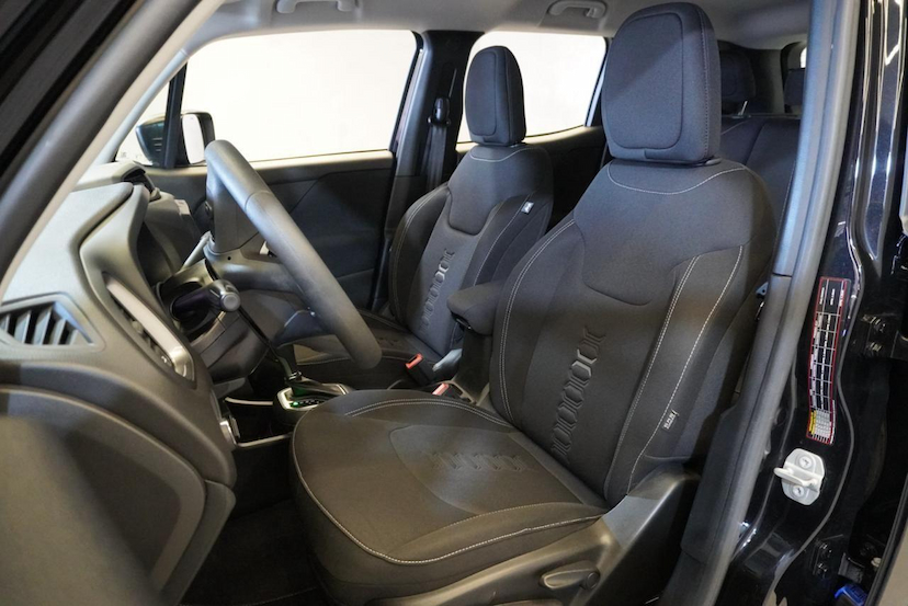 Foto do veículo JEEP RENEGADE  SPT T270 2023 12.054 KM 102.900,00