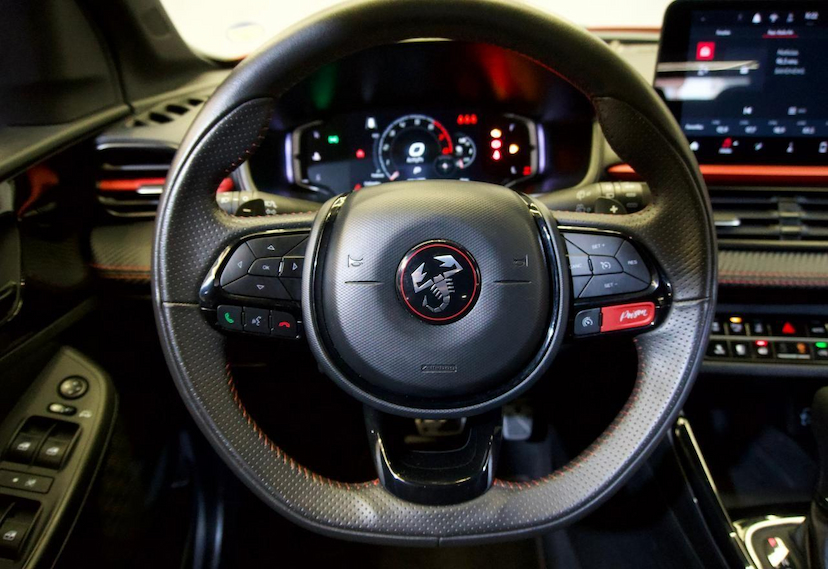 Foto do veículo FIAT PULSE  ABARTH 270 2024 25.415 KM 122.900,00