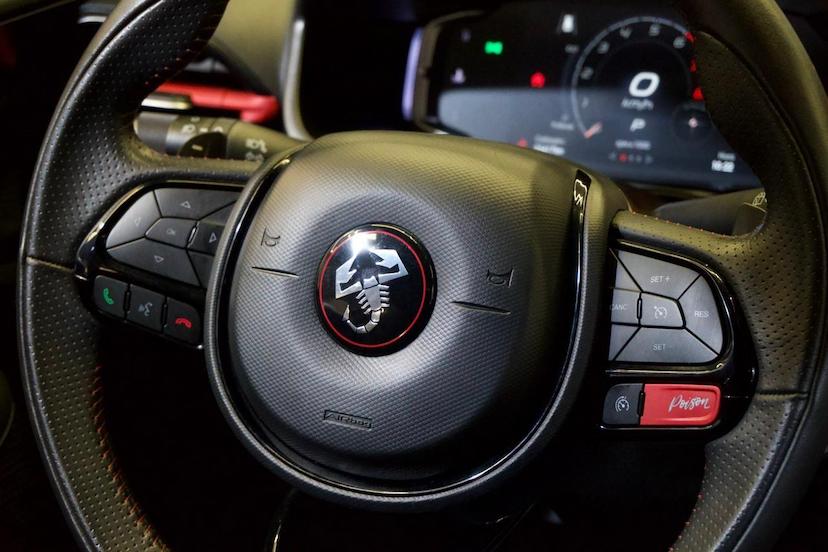 Foto do veículo FIAT PULSE  ABARTH 270 2024 25.415 KM 122.900,00