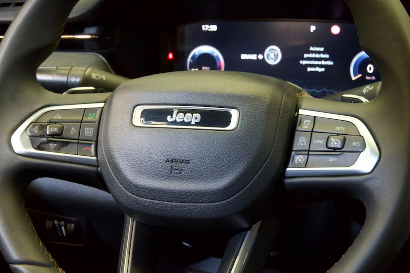 Foto do veículo JEEP COMMANDER  LIMITED TD380 4X4 TURBO DIESEL 2024 4.806 KM 189.900,00