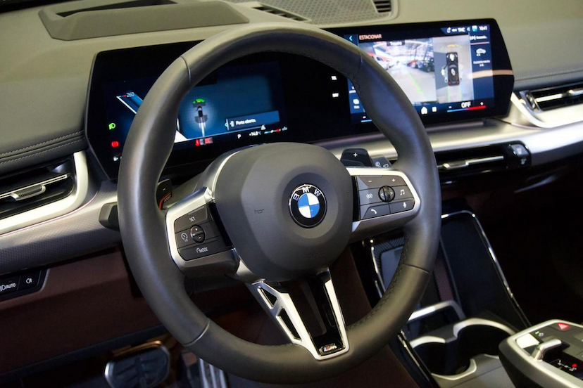 Foto do veículo BMW X1  S20I M SPORT 2025 14.548 KM 299.900,00