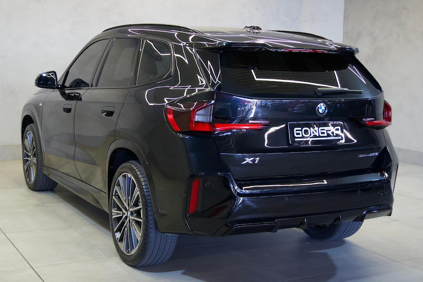 Foto do veículo BMW X1  S20I M SPORT 2025 14.548 KM 299.900,00