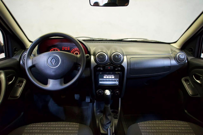 Foto do veículo RENAULT SANDERO  EXP 16HP 2014 122.349 KM 39.900,00