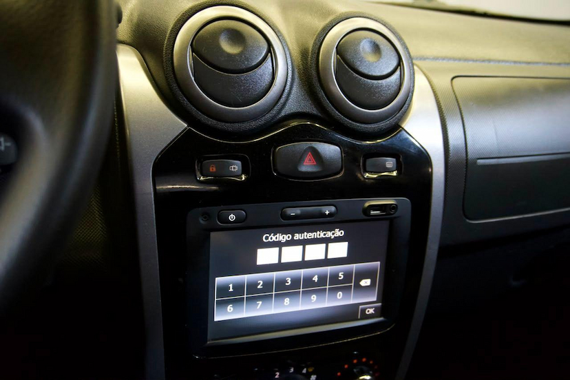 Foto do veículo RENAULT SANDERO  EXP 16HP 2014 122.349 KM 39.900,00