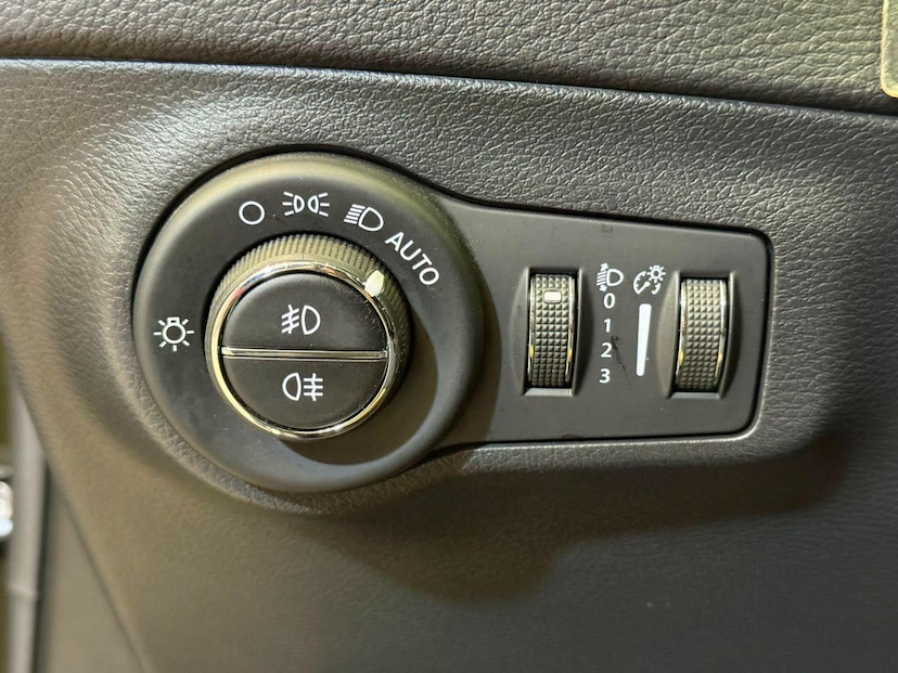 Foto do veículo JEEP COMPASS  LIMITED 2.0 4X4 DIESEL 16V AUT. 2019 30.967 KM 124.900,00