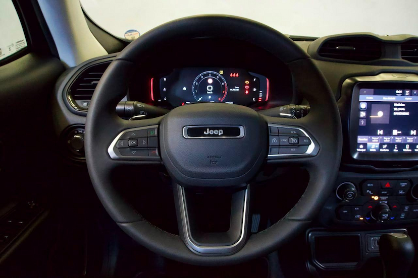 Foto do veículo JEEP RENEGADE  LONGITUDE T270 1.3 TB 4X2 FLEX AUT 2024 10.700 KM 114.900,00