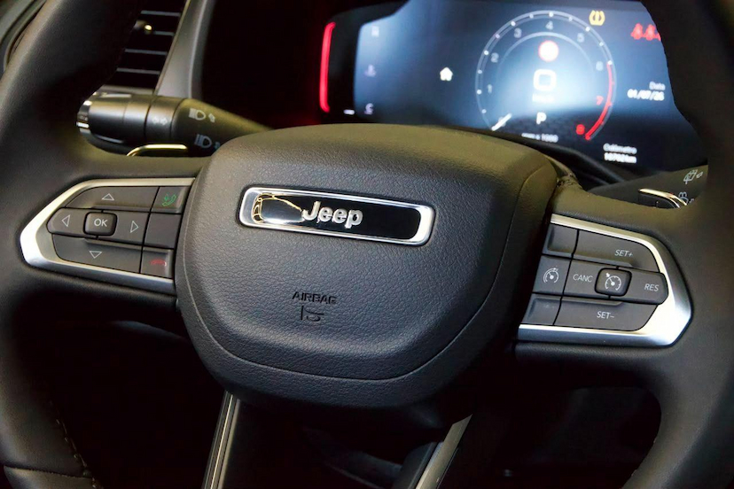 Foto do veículo JEEP RENEGADE  LONGITUDE T270 1.3 TB 4X2 FLEX AUT 2024 10.700 KM 114.900,00