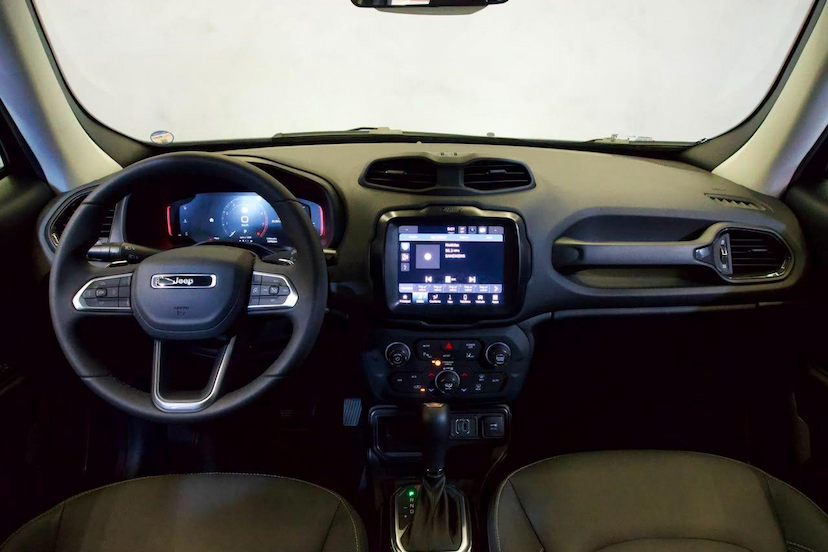 Foto do veículo JEEP RENEGADE  LONGITUDE T270 1.3 TB 4X2 FLEX AUT 2024 10.700 KM 114.900,00