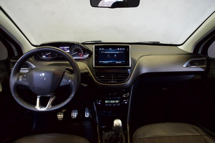Foto do veículo PEUGEOT 2008  GRIFFE THPM 2018 59.000 KM 67.900,00
