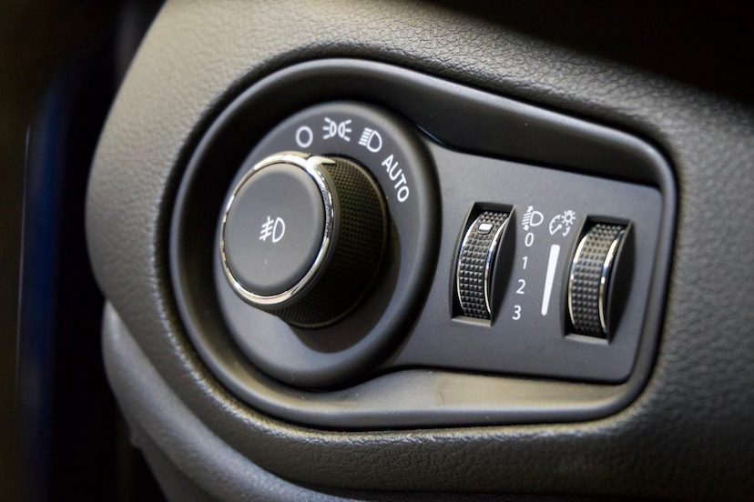 Foto do veículo JEEP RENEGADE  SAHARA 2025 4.998 KM 134.900,00