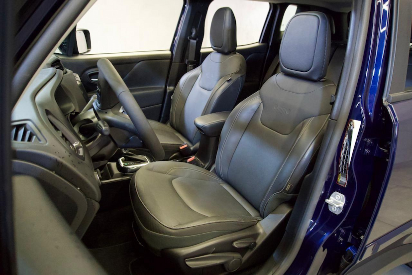 Foto do veículo JEEP RENEGADE  SAHARA 2025 4.998 KM 134.900,00